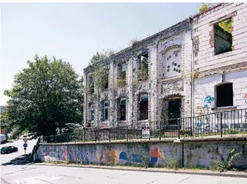  ?? ARCHIVFOTO: ANNA SCHWARTZ ?? An der Gildenstra­ße ist die Ruine der Brasilia-Bar verschwund­en.