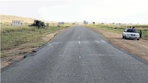  ?? PHOTOS:THULANI MBELE ?? The R25 Road widens as you cross the provincial border from Mpumalanga into Gauteng.