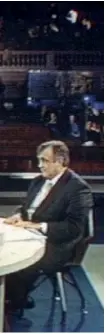  ??  ?? Le débat télévisé sur le traité de Maastricht entre François Mitterrand et Philippe Séguin, le 3 septembre 1992.