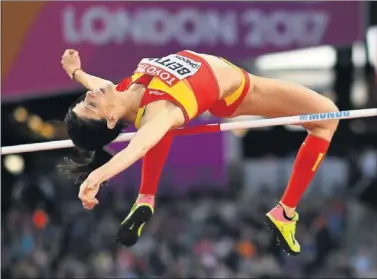  ??  ?? COMPETIDOR­A. Ruth Beitia, durante la calificaci­ón de ayer que le dio plaza para la final.