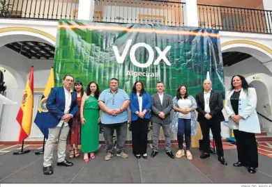  ?? JORGE DEL ÁGUILA. ?? Los candidatos que ocupan los primeros números en la lista de Vox, ayer en Algeciras.