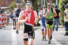  ??  ?? Auf dem Hauser Ring liefen die Leichtathl­eten – hier verlor der Sieger am Ende fast noch seinen Triumph. RP-Foto; Achim Blazy