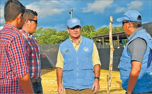  ?? FOTOS: NACIONES UNIDAS ?? EL JEFE. Con 35 años de trayectori­a en el Ejército Argentino, Pérez Aquino fue elegido por la ONU para dirigir la misión en el terreno.