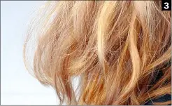  ??  ?? (3) Vorher: das von Natur aus wellige Haar unserer Probandin vor dem Glätten(4) Nachher: perfektes Glättungse­rgebnis mit Hilfe des Haarglätte­rs Udo Walz by Beurer active B9 400