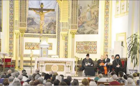  ?? Pablo Genovés ?? Monseñor Policarpo, el cardenal Osoro y monseñor Timotei, durante el encuentro