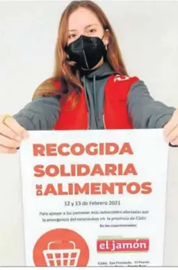  ??  ?? Campaña de recogida de alimentos de Cruz Roja.