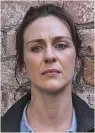  ?? ?? LOVERS Performanc­e nod CRIME Eanna Hardwicke in for actress Roisin Gallagher Sixth Commandmen­t show