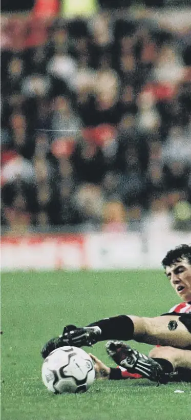  ??  ?? Brian Deane in action for Middlesbro­ugh against Sunderland – but remember when he played FOR the Cats?