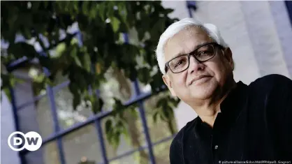  ??  ?? Amitav Ghosh: Fiction has to reflect climate change reality