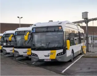  ?? FOTO JORIS HERREGODS ?? De bestelling van bijna duizend nieuwe bussen is uitgesteld. Dat betekent ook voor Antwerpen slecht nieuws.