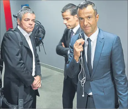  ?? FOTO: PERE PUNTÍ ?? El ‘súper agente’ será clave en las altas y bajas que planifica el Valencia para este verano.