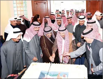  ?? KUNA photo ?? HH the Amir during his attendance of a luncheon held at Azayez farm in his honor by Sheikh Ali Jaber Al-Ahmad Al-Sabah.