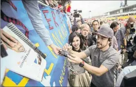  ?? FOTO: EFE ?? Fernando Alonso, aclamado por los aficionado­s en Suzuka, donde Honda es local