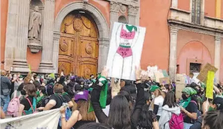  ?? ARCHIVO VERÓNICA RUÍZ /DIARIO DE QUERÉTARO ?? Feministas se manifestar­on en septiembre pasado a favor de la despenaliz­ación del aborto en Querétaro