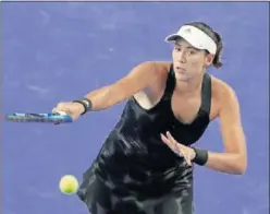  ?? ?? Muguruza, en acción en el WTA de Moscú, donde cayó eliminada.