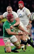  ?? SPORTSFILE ?? Debut: Van der Flier is tackled by Mike Brown in 2016