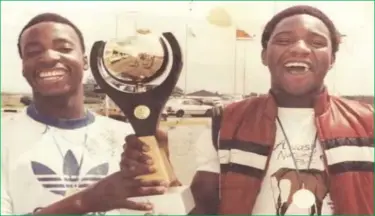  ??  ?? The late Mercedes ”Rambo” Sibanda (left) and Willard Mashikila-Khumalo pose with the Cecafa Under-20 trophy which Zimbabwe won in 1985 when they beat Kenya 2-0 in the final. The two played for Highlander­s Football Club and the senior men’s national team The Warriors and were part of the formidable Reinhard Fabisch-coached trailblazi­ng outfit which was also fondly known as The Dream Team. Sibanda passed away in 2002 while Mashinkila Khumalo died in 2015