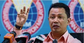  ??  ?? Optimistic: Datuk Seri Norza Zakaria hopes that Datuk Lawrence Chan Kum Peng and Fredrick Tan’s presence will help the players break barriers next year.