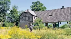  ?? FOTO (ARCHIV): PAKA ?? Die Clörather Mühle wurde bis zur Umlegung der Niers 1929 betrieben. In der Nähe können Spaziergän­ger derzeit Störche beobachten.