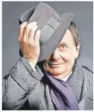  ?? ?? Barry Humphries