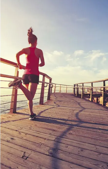  ?? PHOTOS: GETTY IMAGES/ISTOCK PHOTO ?? Getting up earlier can give you time for exercise before work.