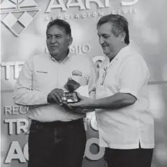  ??  ?? > Premio TecnoAgro fue para Óscar Gerónimo Morales Meza.