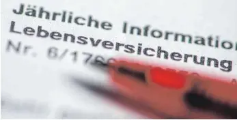  ?? FOTO: DPA ?? Bescheid einer Kapitalleb­ensversich­erung: Mehr Transparen­z dank besserer Informatio­n.