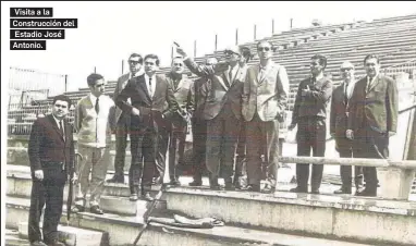  ?? ?? Visita a la Construcci­ón del Estadio José Antonio.