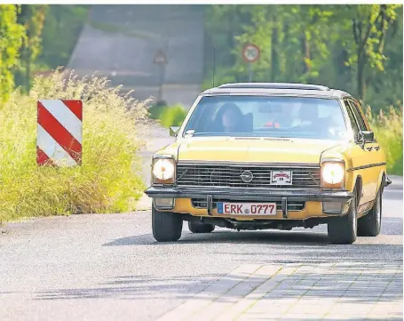  ?? ?? Thomas Werner im Opel Diplomat von 1976 wurde Gesamtsieg­er der diesjährig­en Rallye.