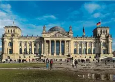  ?? Foto: Jakub Pokorný ?? Reichstag Do vládní čtvrti dnes v podstatě patří i budova německého parlamentu, byť se stavěla v 19. století.