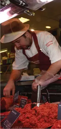  ?? PHOTO: JUSTIN FARRELLY ?? Keen: Noel Adams (63) at work on the butcher’s counter in SuperValu in Killester, Co Dublin.