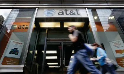  ?? Photograph: Richard Drew/AP ?? A report cites a recent surge in the outsourcin­g of retail stores by large US wireless carriers, with up to 80% of all retailers now operating as authorized dealers.