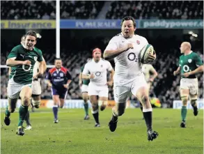  ??  ?? Steve Thompson races away to score a try for England against Ireland during the 2011 Six Nations PICTURE: David Rogers/getty Images