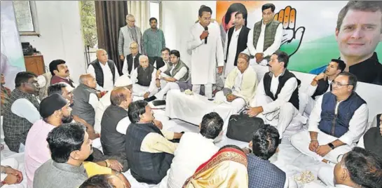  ?? MUJEEB FARUQUI/HT PHOTO ?? Madhya Pradesh Congress president Kamal Nath addressing the Congress Legislatur­e Party meeting at its office in Bhopal on Wednesday.