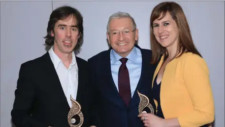  ??  ?? Carl Brennan, photograph­er and Emma Gallagher, Sports Editor of the Sligo Champion with Tony O’Donoghue of RTE at the awards.