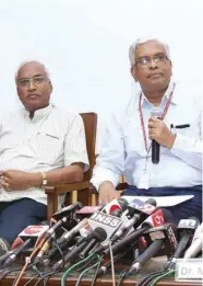  ??  ?? Ministry of Earth Sciences Secretary M Rajeevan (right) and Indian Meteorolog­ical Department (IMD) director general K J Ramesh address a press conference in New Delhi yesterday.