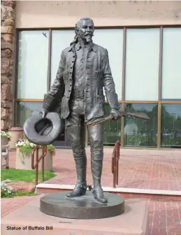  ??  ?? Statue of Buffalo Bill