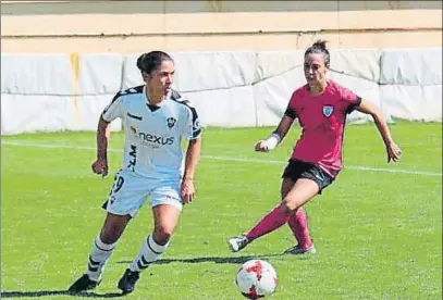  ?? FOTO: NEXUS FUND. ALBACETE ?? Andrea Ojeda pide paso La goleadora argentina aporta talento y veteranía al Fundación Albacete