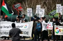  ?? DAI SUGANO — STAFF PHOTOGRAPH­ER ?? Google employees and other demonstrat­ors protest against the war in Gaza and Google's work with the Israeli government on April 16in front of the Google offices in Sunnyvale. Google fired 28employee­s for their participat­ion.