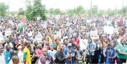  ?? Photo: Benedict Uwalaka ?? Conference of Islamic Organisati­ons (CIO) Mega Rally in support of Palestine held at MKO Abiola Freedom Park, Ojota in Lagos yesterday.