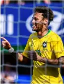  ??  ?? Neymar sorride, il Brasile pure