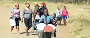  ?? Picture: Thuli Dlamini ?? Villagers in KwaDabhasi in Nongoma, northern KwaZulu-Natal, have to fetch water.