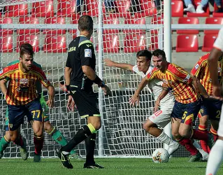  ??  ?? La partita del Lecce contro la Juventus nel campionato di serie A