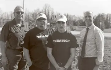  ?? Bill Atwood ?? Rotary Club president Bob Bignel, Christian and Daniel Giffin of Hometown Hot Dogs, and Mapleton Mayor Gregg Davidson are looking forward to the Food-a-Palooza fundraisin­g event May 15 in Drayton, weather permitting.