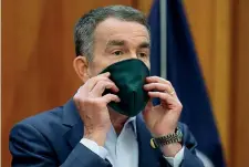  ??  ?? Medico
Ralph Northam, governator­e della Virginia, è un neurologo pediatrico (Ap)