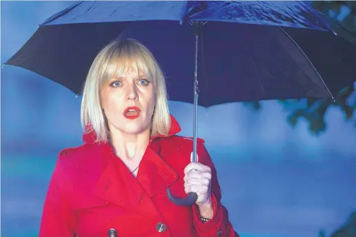  ?? COURTESY OF ACORN TV ?? Ashley Jensen portrays Agatha Raisin in the series created by MC Beaton.