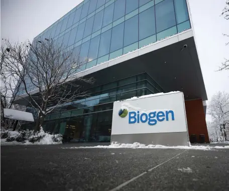  ?? BOSTON HERALD FILE ?? MARKET MOVER: The Alzheimer’s drug produced by Biogen, based in Cambridge, above, has had a price cut from $56,000 a year to $28,200, spurring the federal health secretary to call for a reassessme­nt of the Medicare premium increase for this year.