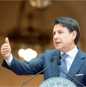  ??  ?? Palazzo Chigi
Il presidente del Consiglio Giuseppe Conte, 55 anni, durante la conferenza stampa di mercoledì
La coalizione