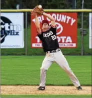  ?? AUSTIN HERTZOG - DIGITAL FIRST MEDIA ?? Boyertown’s Quinn Mason catches a fly ball at shortstop against Phoenixvil­le in the PAC championsh­ip game Friday.