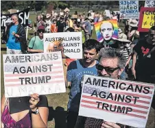  ?? AFP / JONATHANN NACKSTRAND ?? Protesta Manifestan­tes contra Trump en Helsinki.